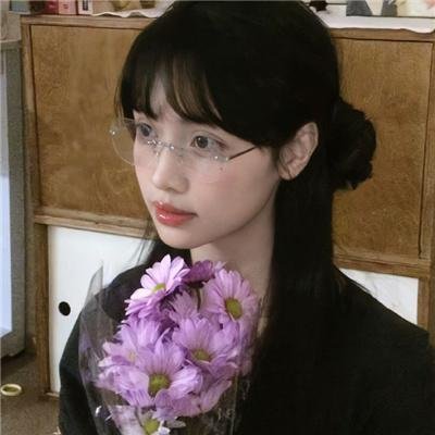 这个警察不太冷